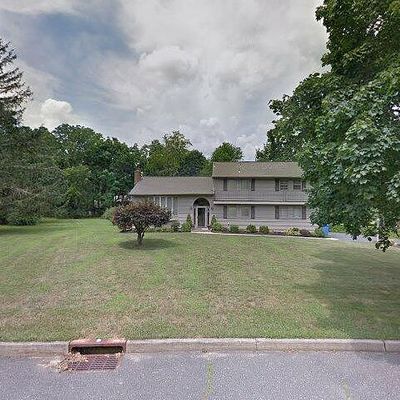 98 Clearview Dr, Tinton Falls, NJ 07724