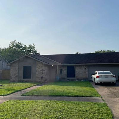 9826 Sagebud Ln, Houston, TX 77089