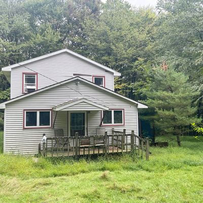 130 Berry Hill Rd, Lakeville, PA 18438