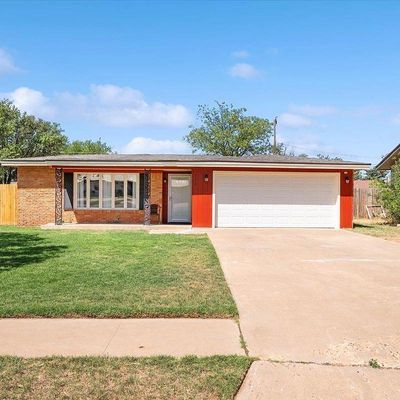 112 Detroit Ave, Levelland, TX 79336