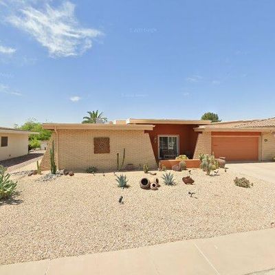 16818 N Meadow Park Dr, Sun City, AZ 85351