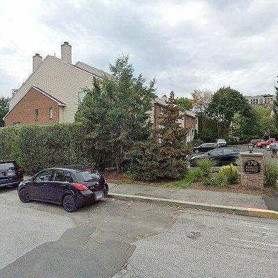 170 Forest St, Stamford, CT 06901