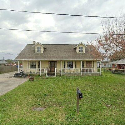 215 Peytral Dr, Raceland, LA 70394