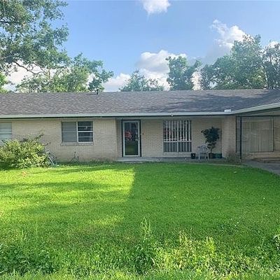 295 Fieldcrest Dr, Thibodaux, LA 70301