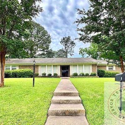 3 Blackfriar Rd, Texarkana, TX 75503