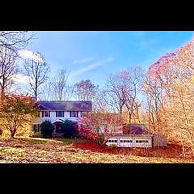 27 Dorset Ln, Brookfield, CT 06804