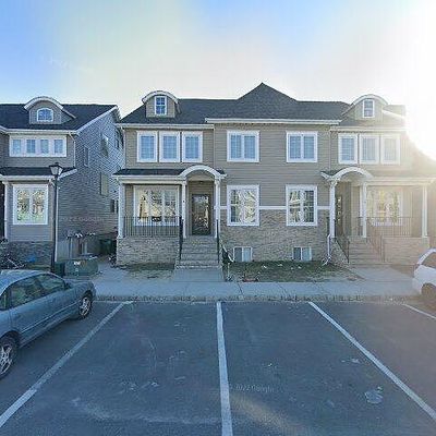 28 Yerek Dr, Lakewood, NJ 08701