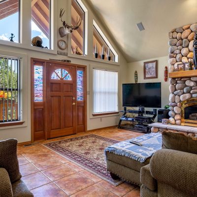 2803 Dogleg Way, Overgaard, AZ 85933