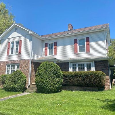 392 Tazewell Ave, Tazewell, VA 24651