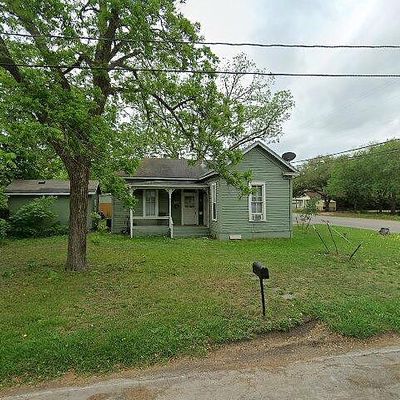 403 Elm St, Seguin, TX 78155