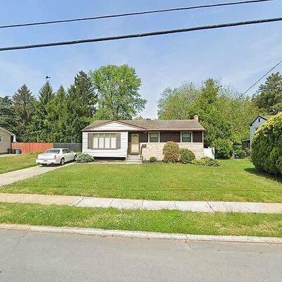 418 Wedgewood Dr, Blackwood, NJ 08012