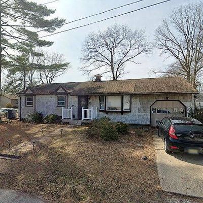 35 Oak St, Beachwood, NJ 08722