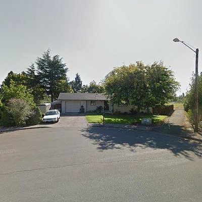 492 Shara Pl, Junction City, OR 97448