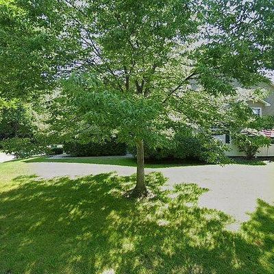 8277 Kimball Dr, Eden Prairie, MN 55347