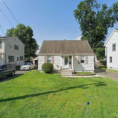 7 Terry Ln, Clark, NJ 07066