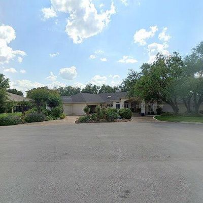 919 Porpoise St, Lakeway, TX 78734