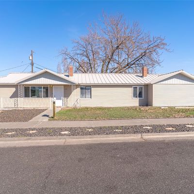 1117 S Grand Dr, Moses Lake, WA 98837