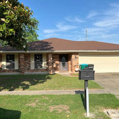 10 Normandy Dr, Kenner, LA 70065