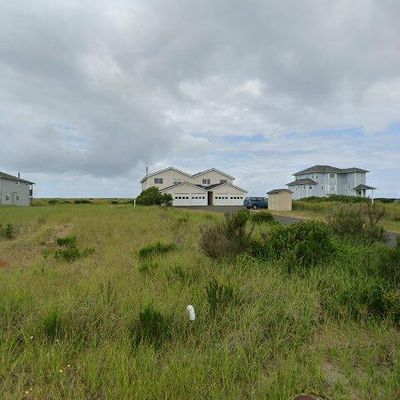 1049 Ocean Shores Blvd Sw, Ocean Shores, WA 98569