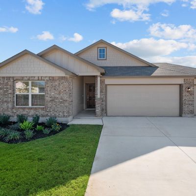 105 Pendleton Cv, Floresville, TX 78114