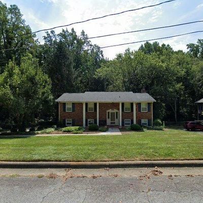 1055 18 Th Ave Nw, Hickory, NC 28601