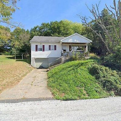 1353 Marburg Rd, Spring Grove, PA 17362