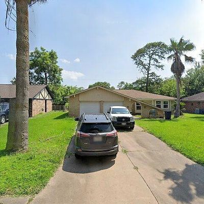 125 Tulip Trl, Lake Jackson, TX 77566