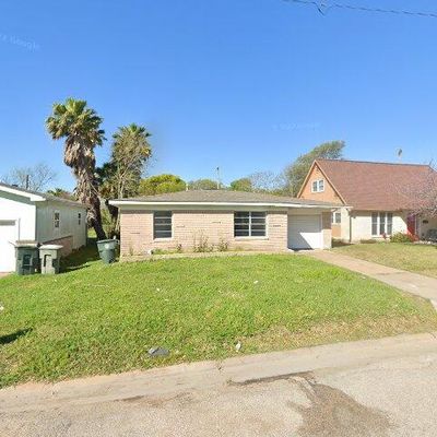 1803 Bayou Homes Dr, Galveston, TX 77551