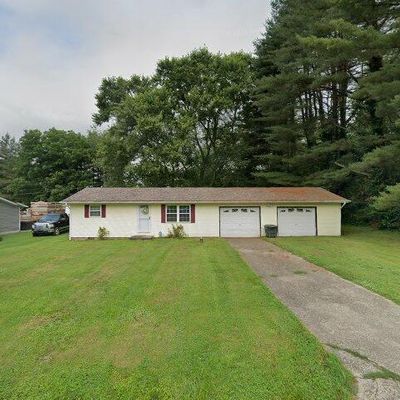 2065 Russell Dr, Zanesville, OH 43701