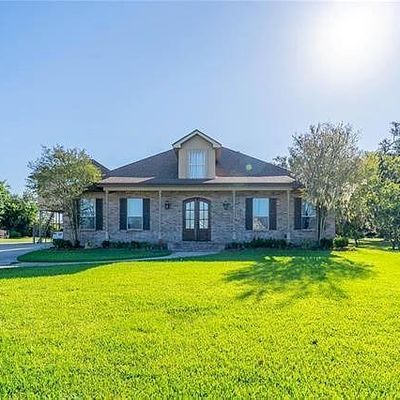 210 Josie Ct, Belle Chasse, LA 70037