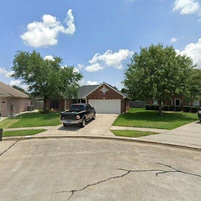 213 Summer Breeze Dr, La Porte, TX 77571