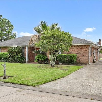 22 Edgewood Dr, Destrehan, LA 70047