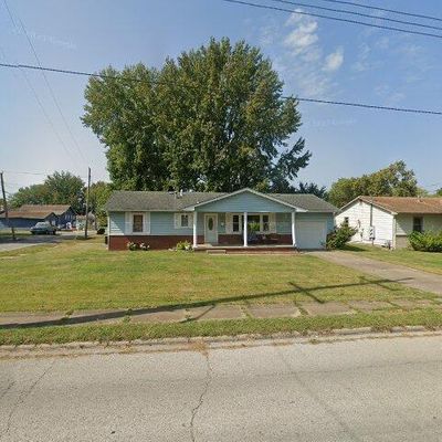 200 N Russell St, Marion, IL 62959
