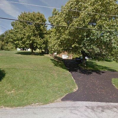 275 Twin Lakes Rd, Latrobe, PA 15650