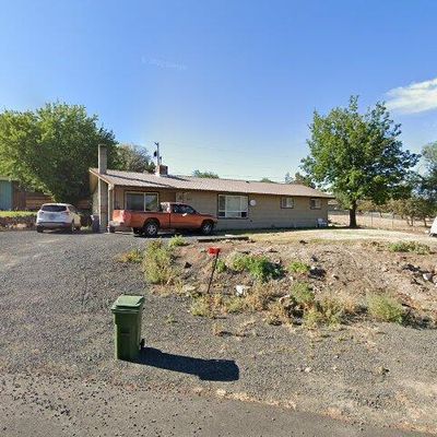 285 Ne Cedar St, Madras, OR 97741