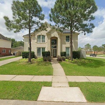 2893 Colony Falls Ln, Dickinson, TX 77539