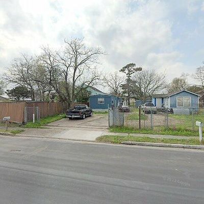 3310 Wisconsin St, Baytown, TX 77520