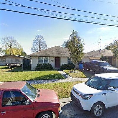 3213 Buffon St, Chalmette, LA 70043