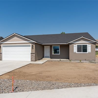 384 Emma Dr, Wenatchee, WA 98801