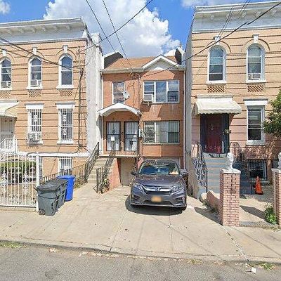 527 Cleveland St, Brooklyn, NY 11208