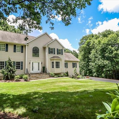 56 Pine Tree Hill Rd, Newtown, CT 06470