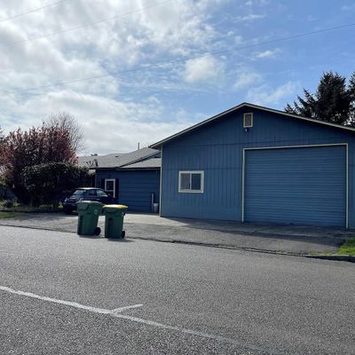 589 Ivy St, Florence, OR 97439