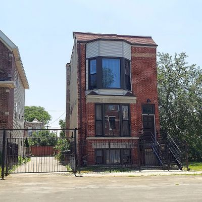 713 E Bowen Ave, Chicago, IL 60653