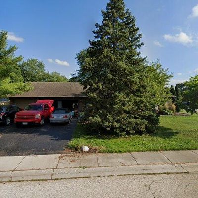 905 Brush Hill Ln, Lake Zurich, IL 60047