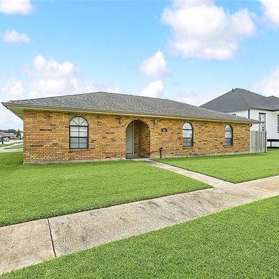 812 Ellen Dr, Chalmette, LA 70043