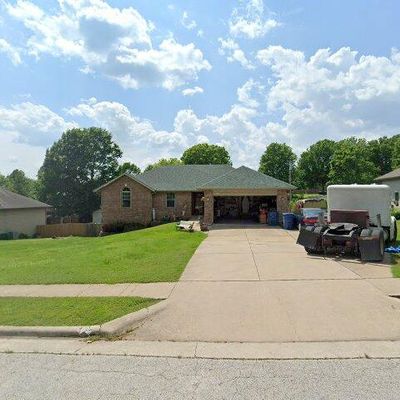 823 Pershing St, Willard, MO 65781