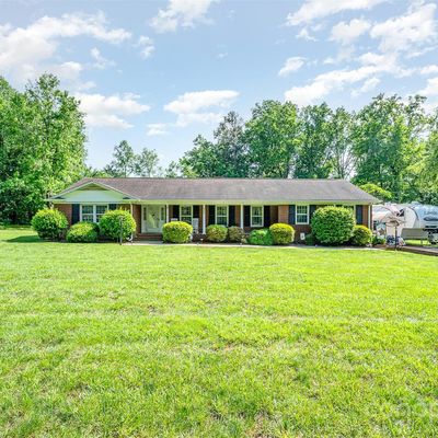 1044 Oakridge Farm Hwy, Mooresville, NC 28115