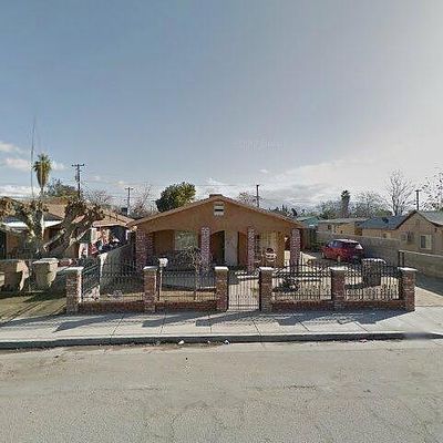 10905 Santa Barbara St, Lamont, CA 93241