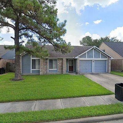 111 Ambershadow Dr, Houston, TX 77015