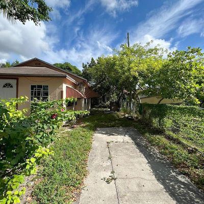 1243 Ne 159 Th St, North Miami Beach, FL 33162